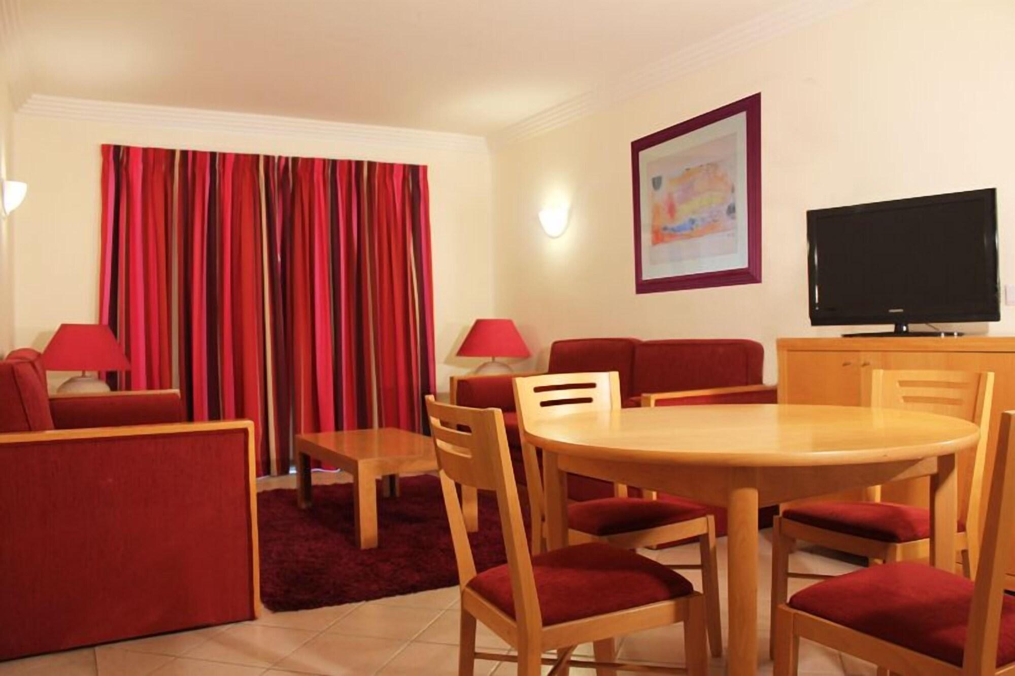 Cheerfulway Balaia Plaza Aparthotel อัลบูเฟรา ภายนอก รูปภาพ